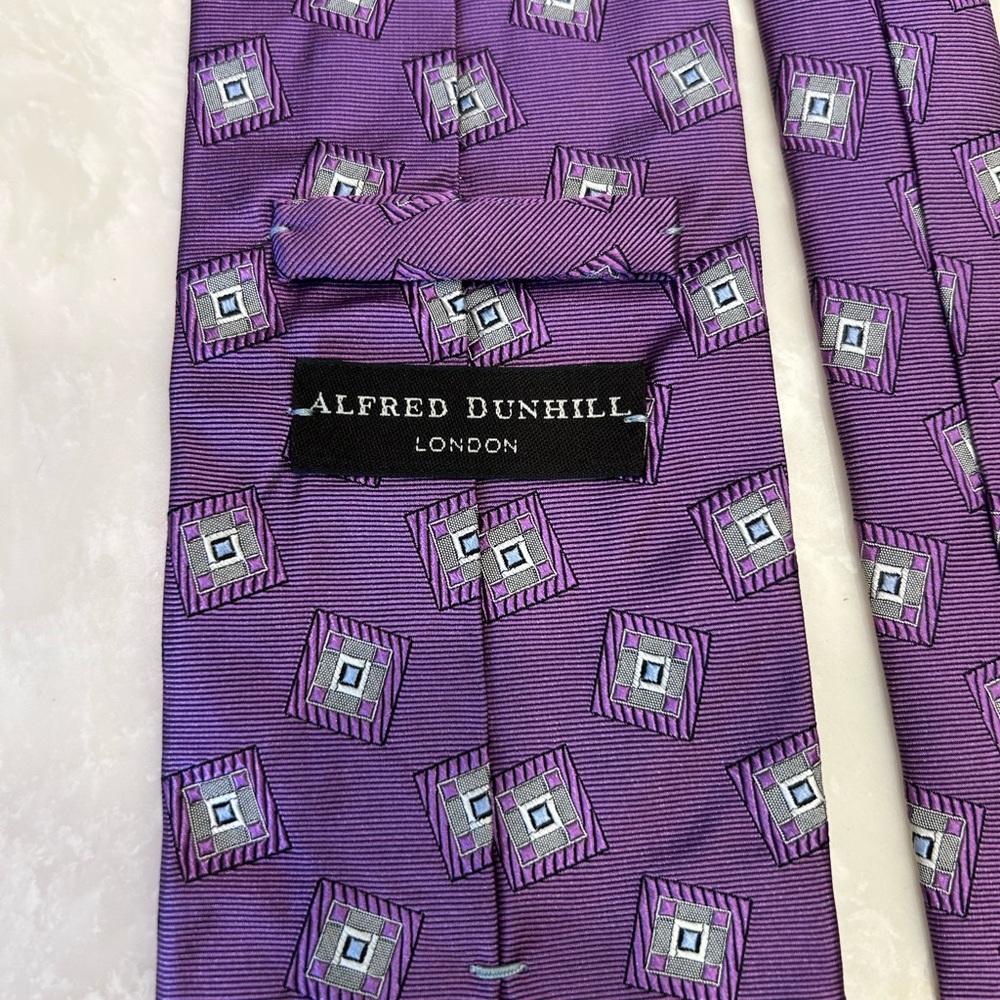 Alfred Dinner London Luxurious Purple Geometric Men's Silk Tie, Made in Italy - Picture 6 of 13